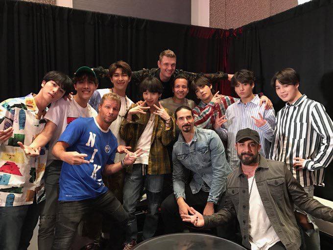 Nhóm nhạc huyền thoại Backstreet Boys nhận là fan của BTS và hào hứng khoe ảnh